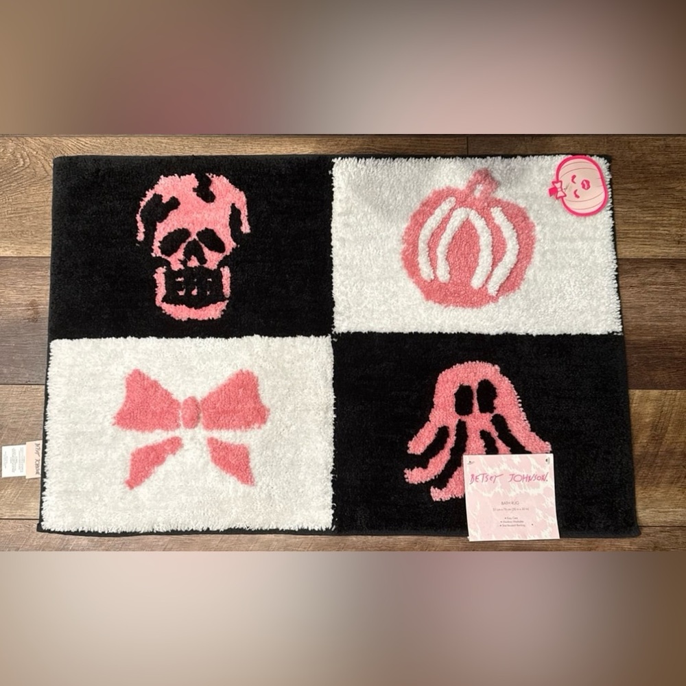 BETSEY JOHNSON HALLOWEEN BATH RUG